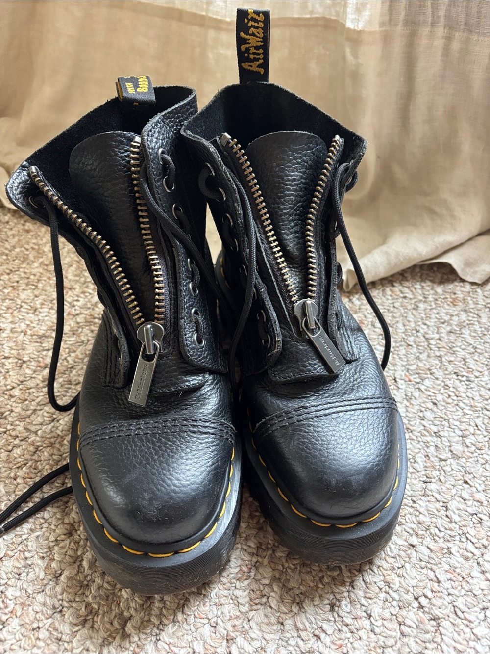 Dr. Martens Platform Sinclair Leather Boots size 39/8 - Picture 2 of 9